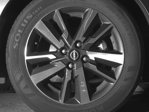 Used 2025 Nissan Versa SV image 13