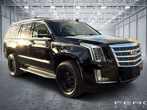 Used 2018 Cadillac Escalade Premium Luxury image 7
