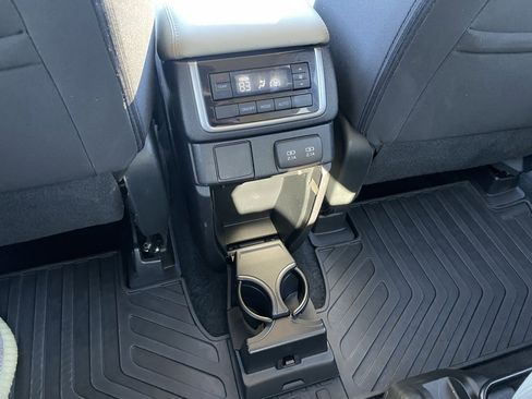 Used 2020 Subaru Ascent Premium w/ Convenience Package image 56