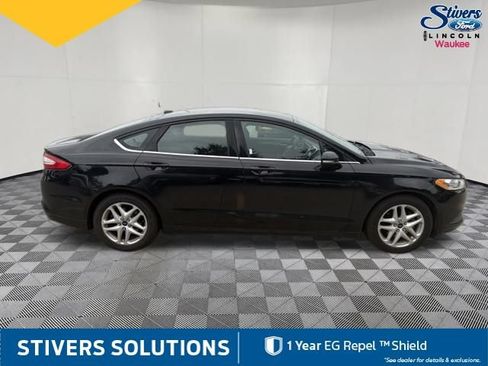 Used 2016 Ford Fusion SE FWD image 5