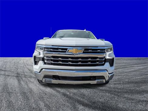 Used 2025 Chevrolet Silverado 1500 LTZ image 9