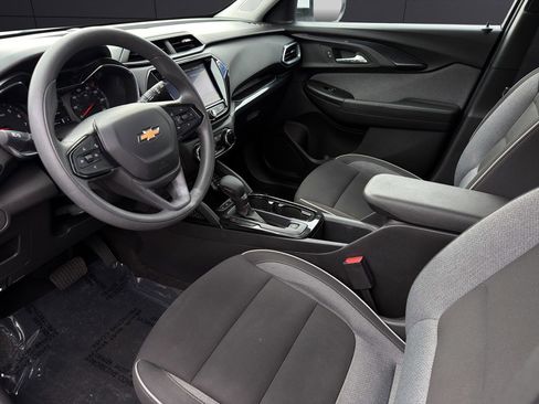 Used 2023 Chevrolet TrailBlazer LT w/ Convenience Package AWD/4WD image 12
