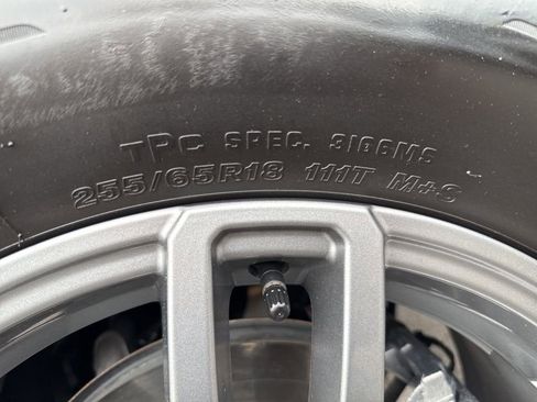 Used 2025 GMC Acadia Elevation image 35