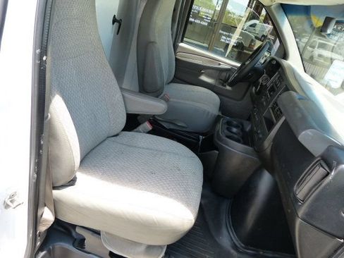 Used 2015 Chevrolet Express 3500 RWD image 32