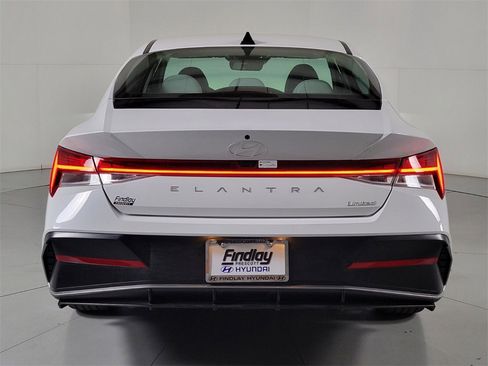 New 2025 Hyundai Elantra Limited image 5