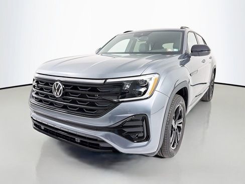 Used 2025 Volkswagen Atlas Cross Sport SEL R-Line image 3