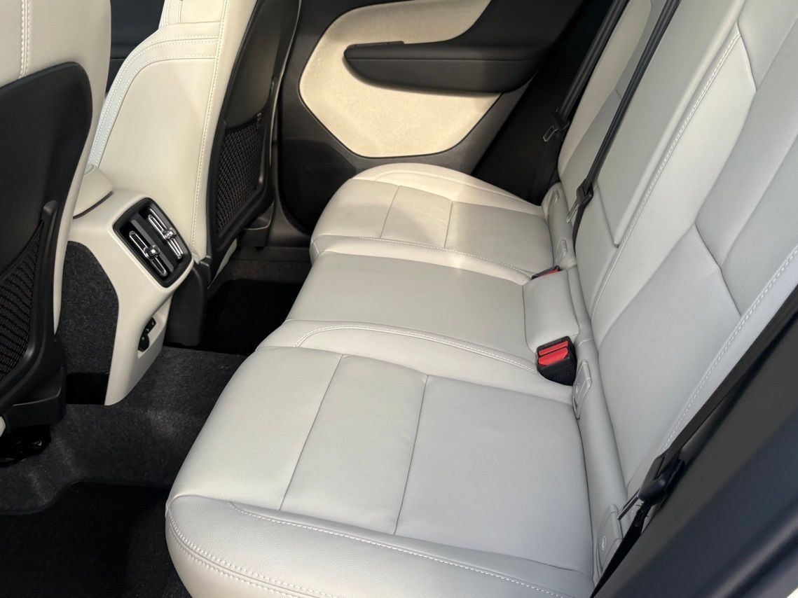 New 2026 Volvo XC40 B5 Plus w/ Protection Package Premier AWD/4WD image 20