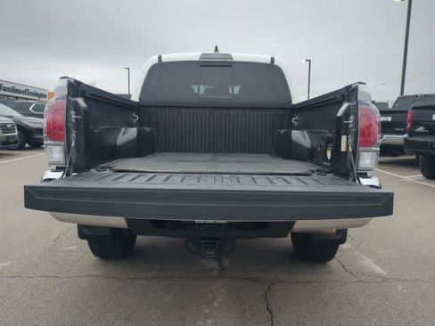 Used 2023 Toyota Tacoma TRD Off-Road image 34