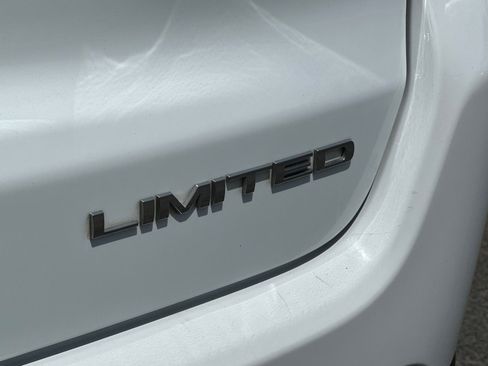 Used 2025 Jeep Compass Limited AWD/4WD image 27
