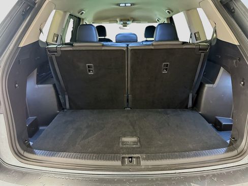 Used 2025 Volkswagen Atlas SE image 31