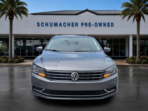 Used 2017 Volkswagen Passat 1.8T SE FWD image 2