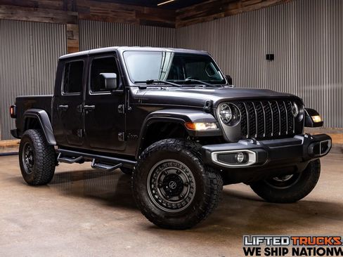 Used 2021 Jeep Gladiator Sport image 1