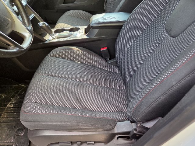 Used 2017 Chevrolet Equinox LT w/ Convenience Package FWD image 18