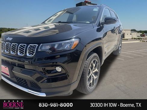 Used 2025 Jeep Compass Limited AWD/4WD image 3
