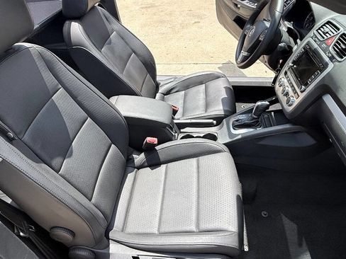 Used 2013 Volkswagen Eos Komfort FWD image 44