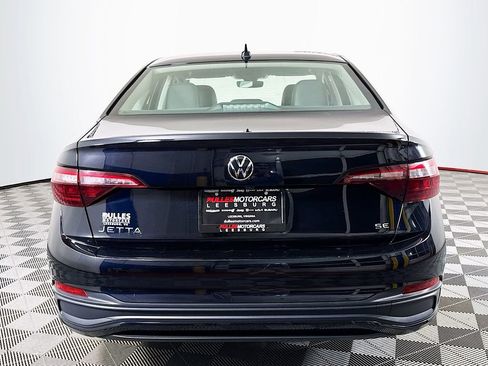 Used 2024 Volkswagen Jetta SE FWD image 6
