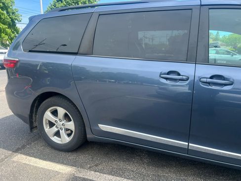 Used 2017 Toyota Sienna LE FWD image 7