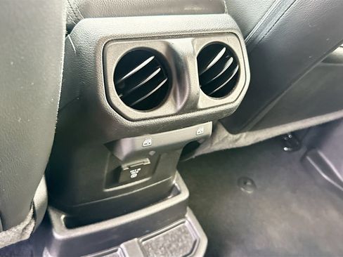 Used 2023 Jeep Wrangler Unlimited Sahara w/ Cold Weather Group AWD/4WD image 28
