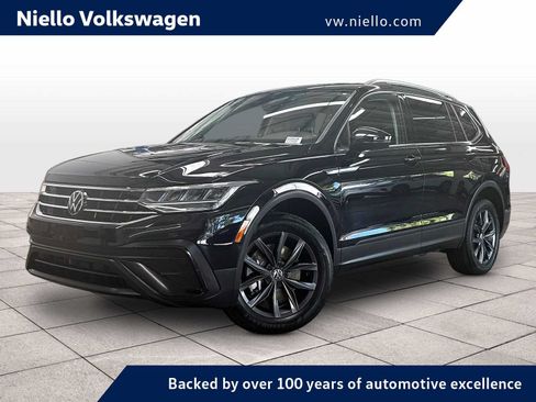Used 2023 Volkswagen Tiguan SE FWD image 1