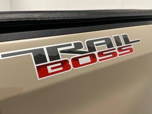 Used 2022 Chevrolet Silverado 1500 LT Trail Boss w/ LT Trail Boss Premium Package AWD/4WD image 20