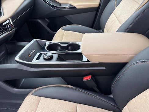 Used 2026 Chevrolet Equinox ACTIV w/ Convenience Package III image 14