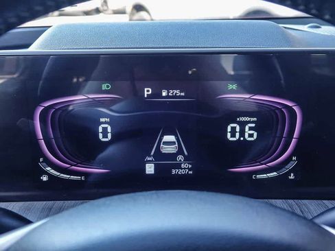 Used 2023 Kia Telluride EX w/ EX Captain's Chair Package image 23