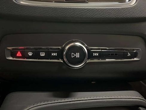 Used 2025 Volvo XC90 B5 Core AWD/4WD image 81