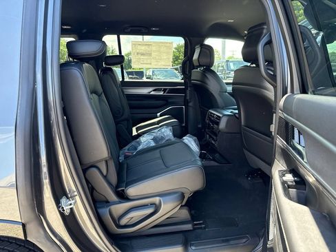 New 2026 Jeep Grand Wagoneer Limited AWD/4WD image 28