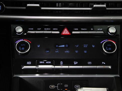 Used 2024 Hyundai Santa Fe SEL FWD image 23