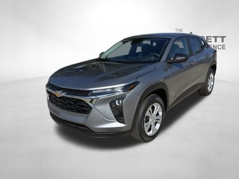 New 2026 Chevrolet Trax LS w/ Driver Confidence Package FWD image 3