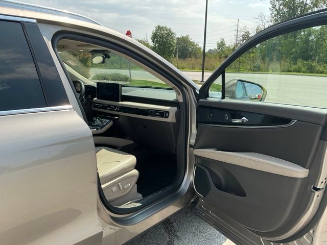 Used 2021 Lincoln Nautilus Reserve AWD/4WD image 17
