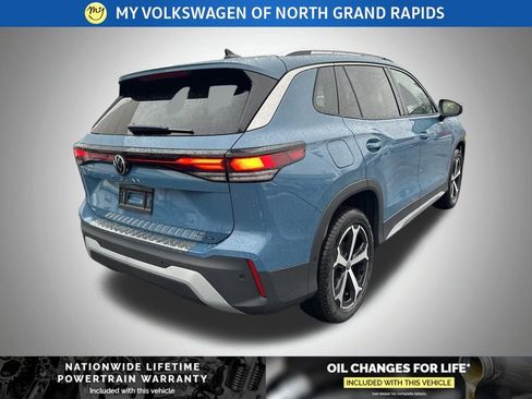 New 2026 Volkswagen Tiguan SE image 3