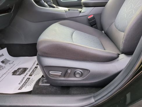 Certified 2025 Toyota RAV4 XLE image 18