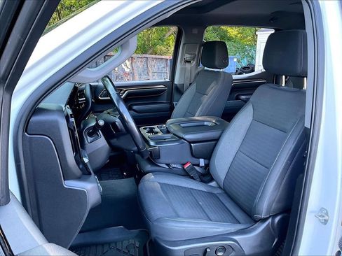 Used 2022 Chevrolet Silverado 1500 LT AWD/4WD image 10
