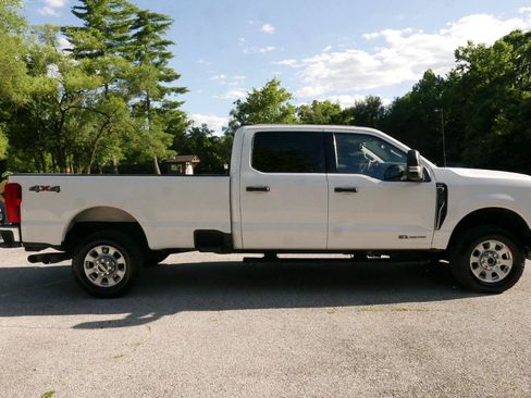 Used 2024 Ford F350 XLT AWD/4WD image 5