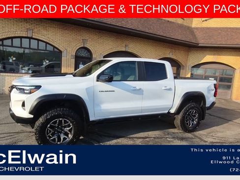 Used 2025 Chevrolet Colorado ZR2 w/ Technology Package AWD/4WD image 5