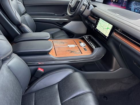 New 2025 Lincoln Navigator Black Label image 16