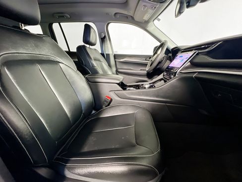 Used 2022 Jeep Grand Cherokee Limited 4xe image 31