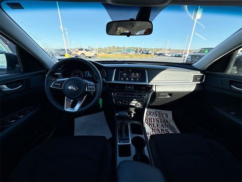 Used 2020 Kia Optima LX image 10