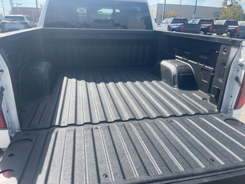 Certified 2022 Chevrolet Silverado 1500 High Country image 40