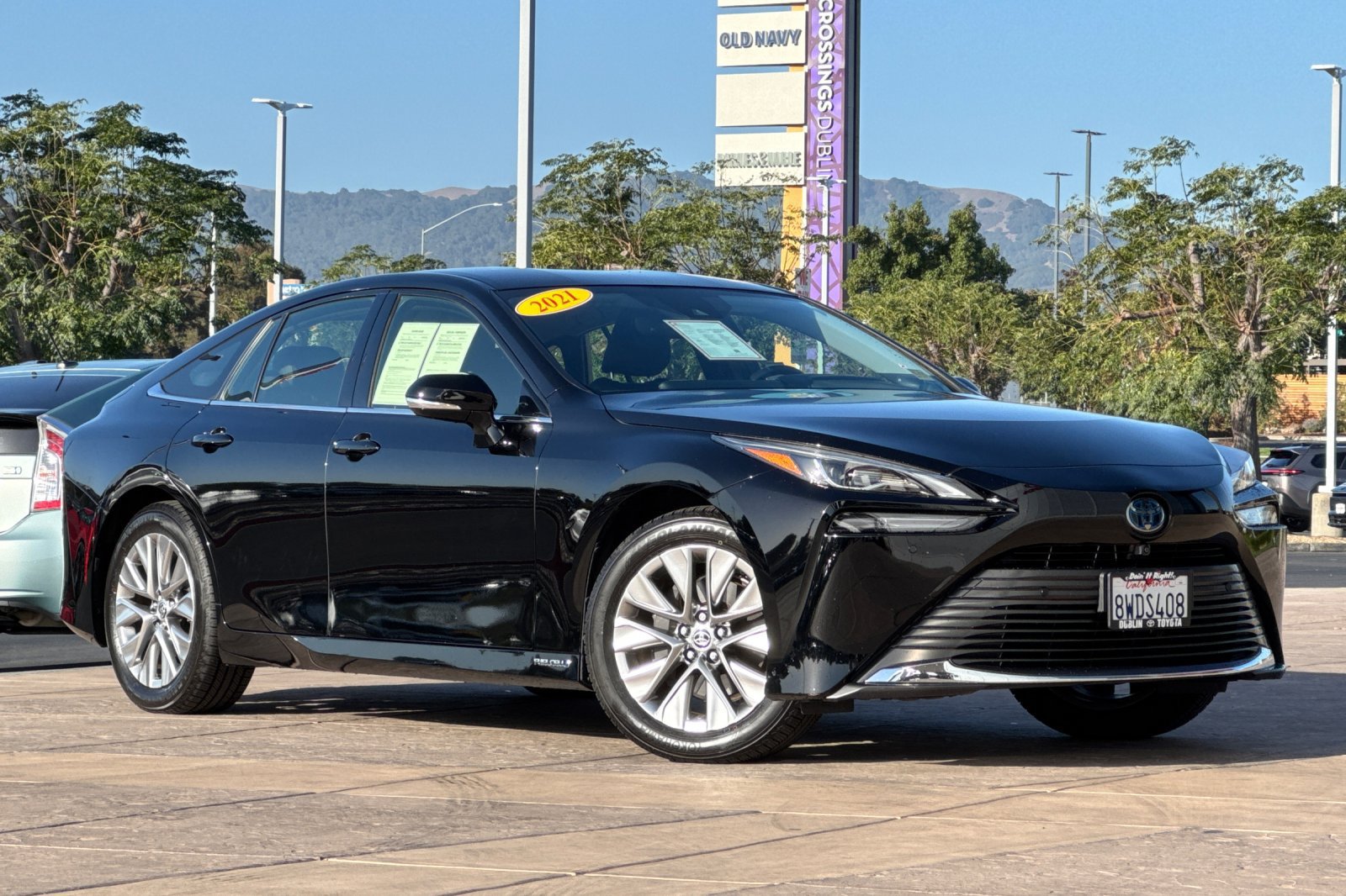 Certified 2021 Toyota Mirai w/ Advanced Technology Package RWD image 2