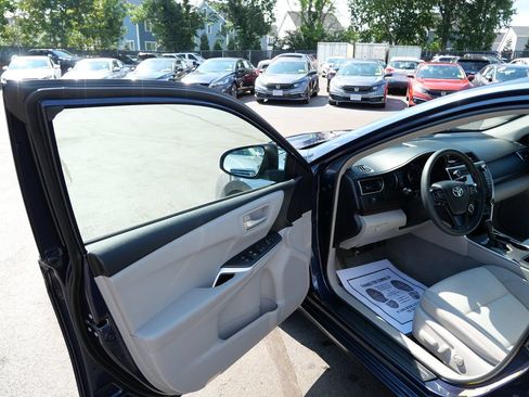 Used 2016 Toyota Camry LE FWD image 16