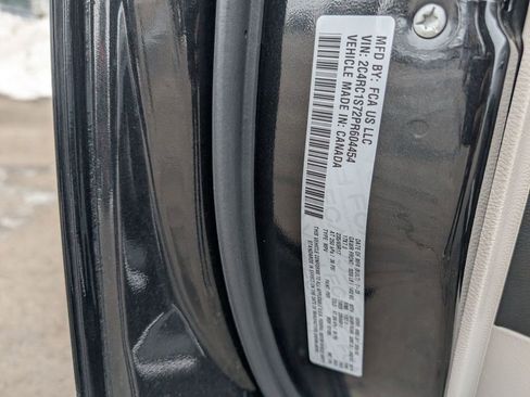 Used 2023 Chrysler Pacifica Limited image 52