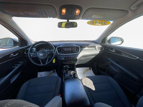 Used 2016 Kia Sorento LX w/ LX Convenience Package image 21