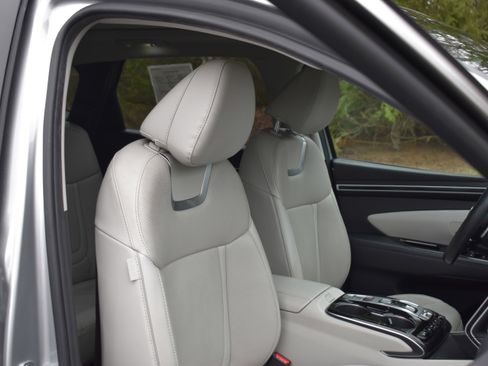 Used 2023 Hyundai Tucson Limited image 30