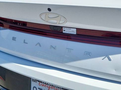 Used 2025 Hyundai Elantra SEL image 23