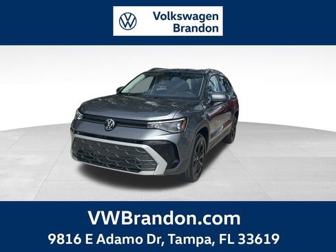 New 2025 Volkswagen Taos SE w/ Panoramic Sunroof Package image 1