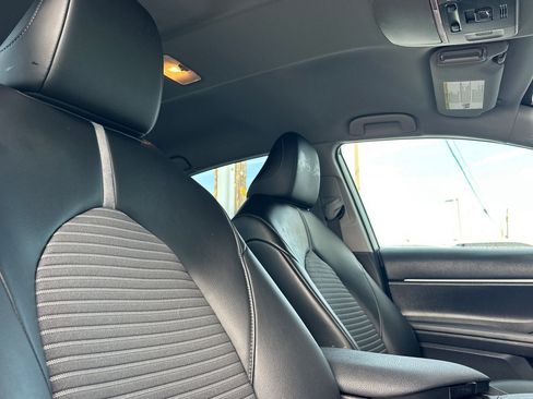 Certified 2021 Toyota Camry SE image 16