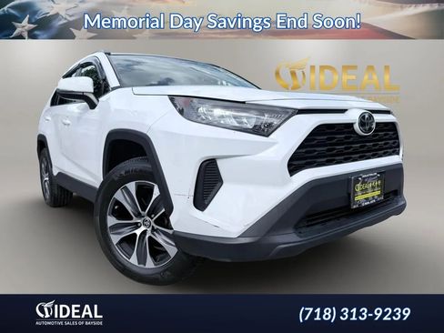 Used 2019 Toyota RAV4 LE w/ All Weather Liner Package AWD/4WD image 1