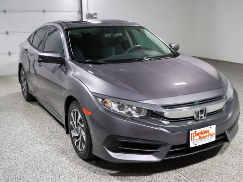 Used 2018 Honda Civic EX image 5